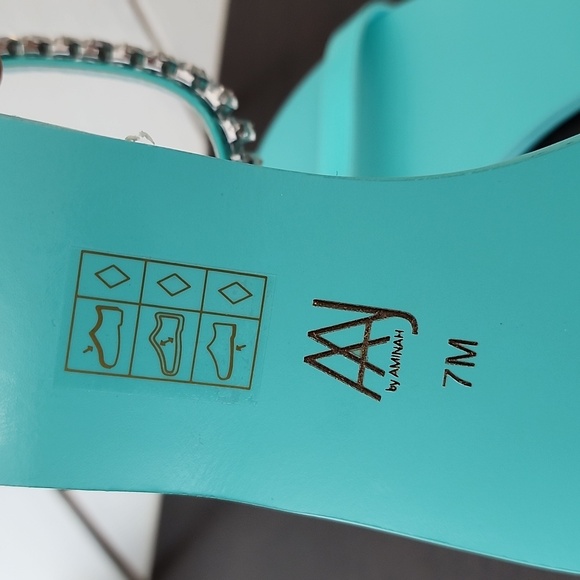 NEW AAJ By Aminah Womens Viktoria Embellished Flate Teal 7 Ankle strap Sandals - Picture 4 of 8